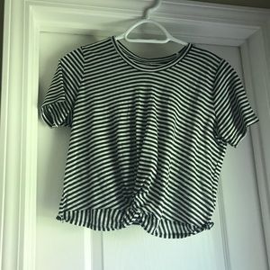 Stripped crop top with faux knot